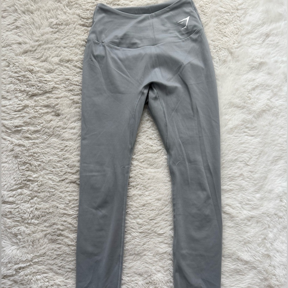 Barely worn (very good condition)